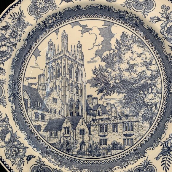 Wedgwood Yale Plate Wrexham Tower Memorial Quadrangle 1920 10 5/8" England Vtg - Picture 2 of 6